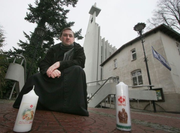 ks. kan. Maciej Szmuc - dyrektor Caritas Archidiecezji Szczecińsko-Kamieńskiej